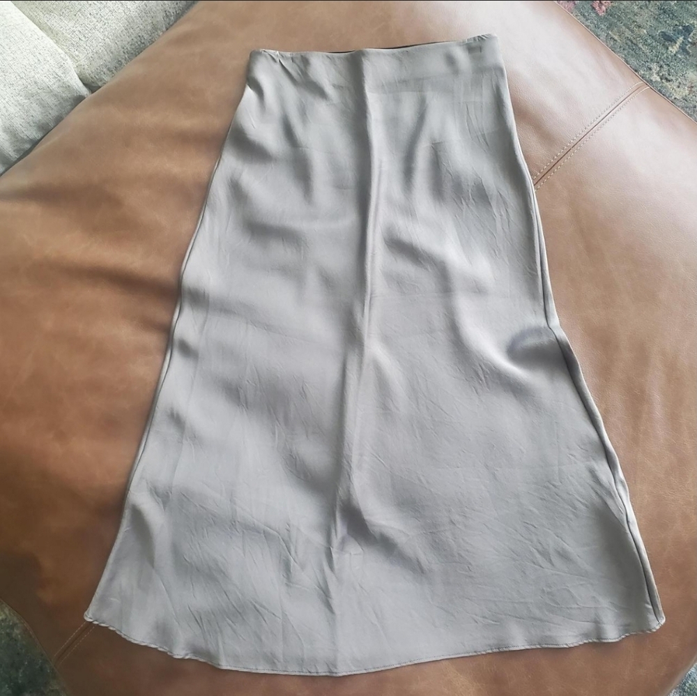 silk midi skirt by quince (xs)